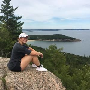 Meet your Posher, Danielle